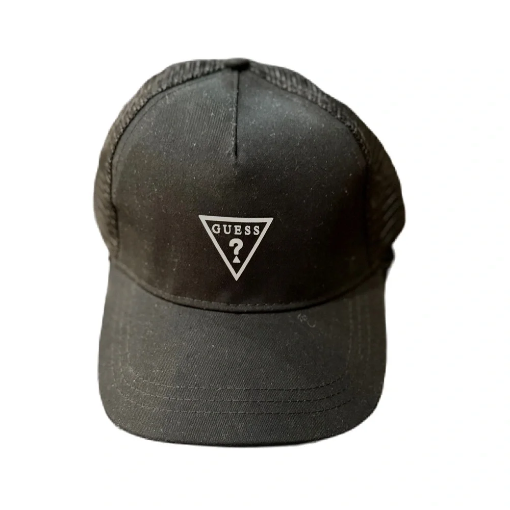 Guess trucker baseball cap. NWT Black with white lettering on front - Picture 5 of 15